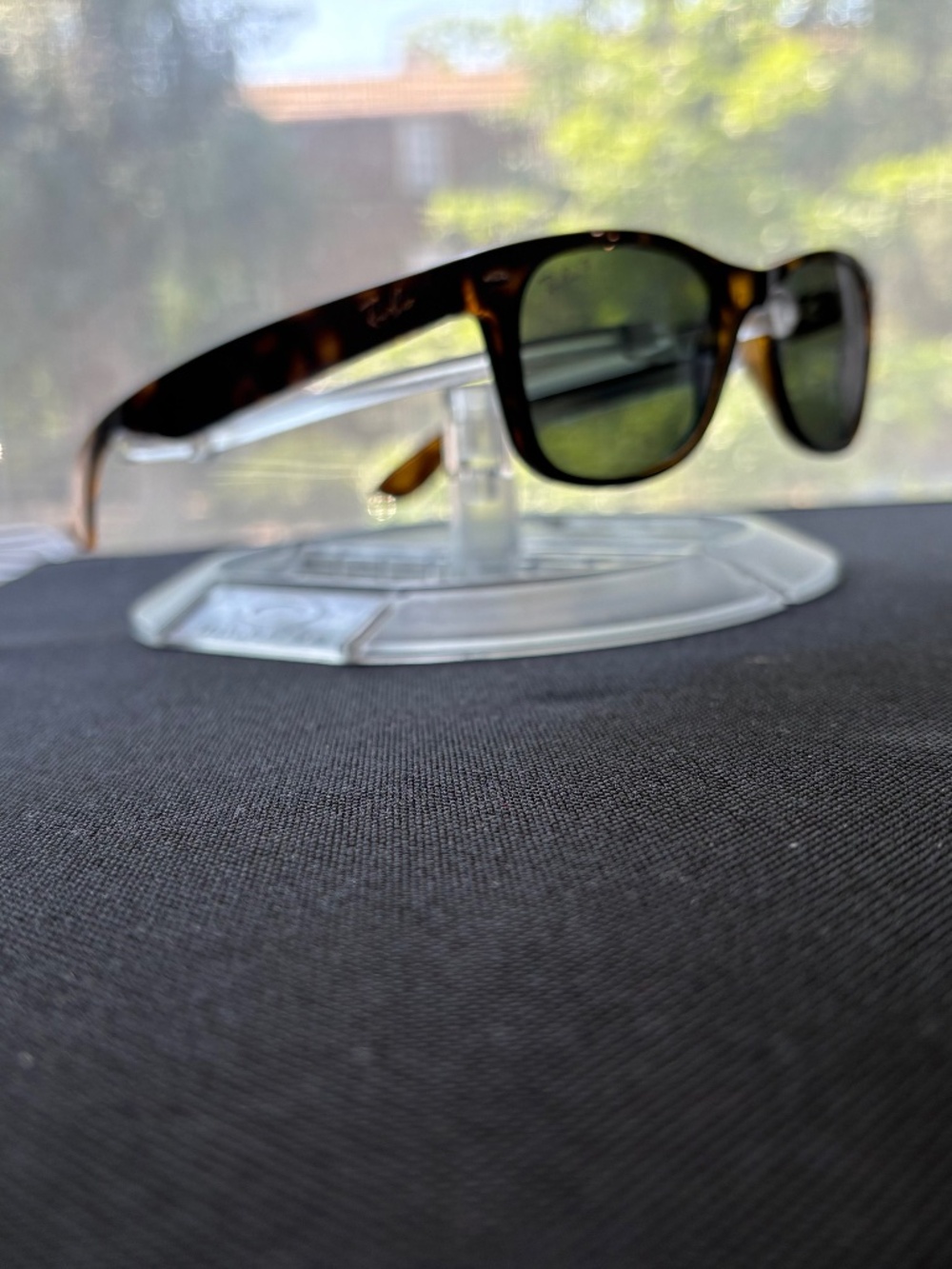 Ray-Ban New Wayfarer Classic polarized sunglasses (RB2132)